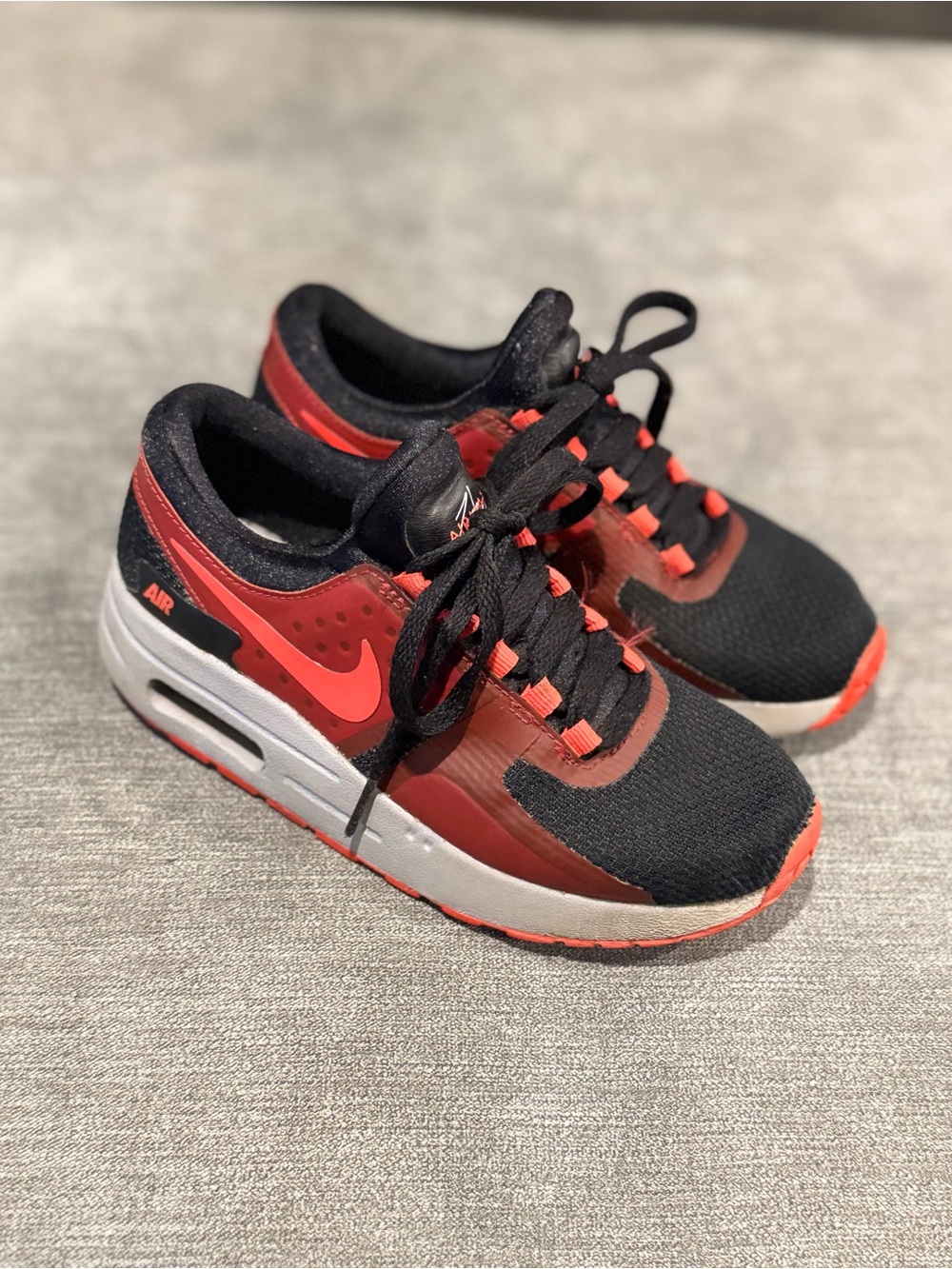 Nike Air Max Zero Essential GS Sneakers 881229-004 Crimson/Grey Size 13c